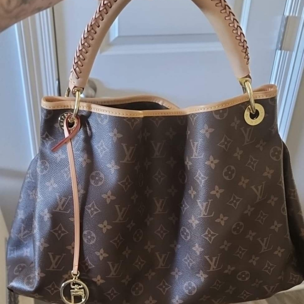 Women's handbag